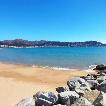 Daire Rhodas By Interhome *